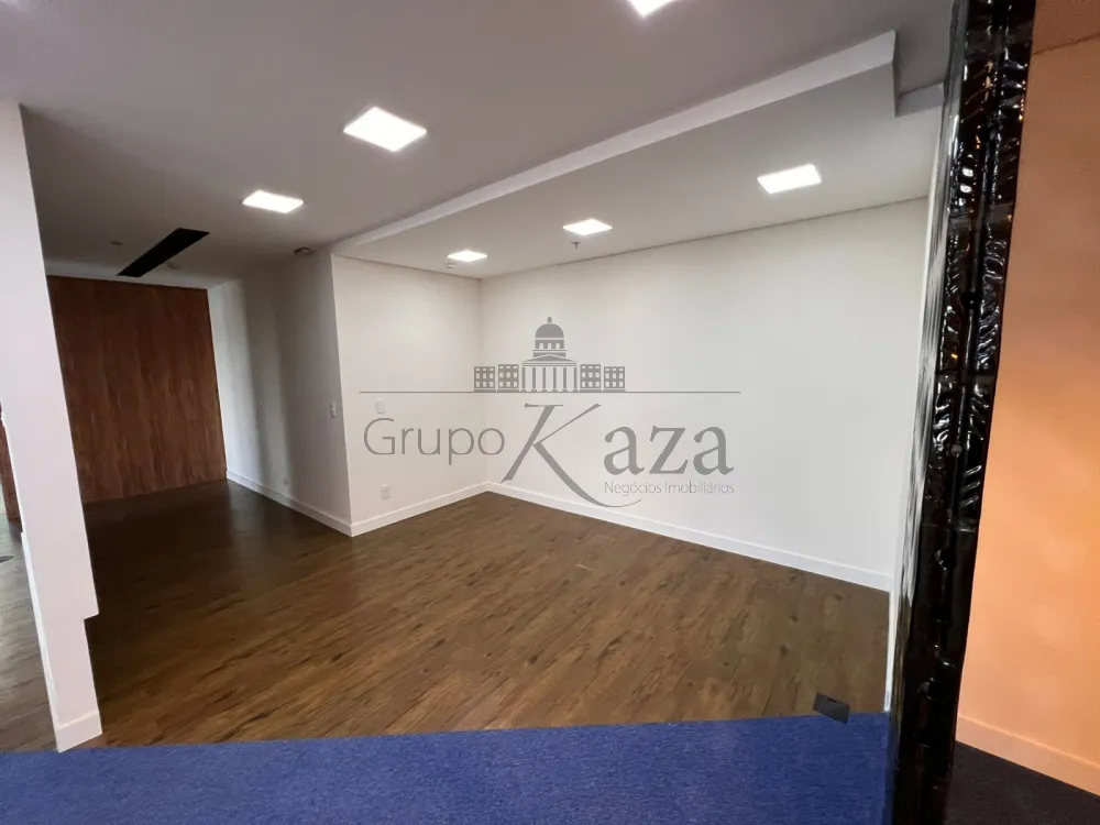 Foto 16 de Comercial Sala Condomínio em Jardim Alvorada, São José dos Campos - imagem 16