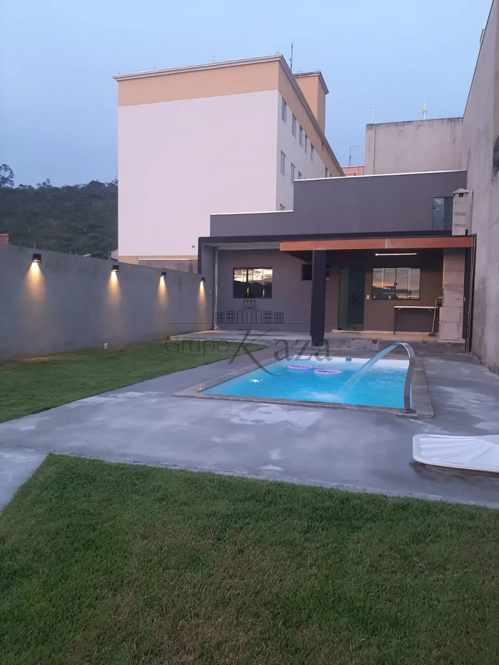 Foto 1 de Casa Comercial Residencial em Jardim Santa Júlia, São José dos Campos - imagem 1 Foto 1 de Casa Comercial Residencial em Jardim Santa Júlia, São José dos Campos - imagem 1