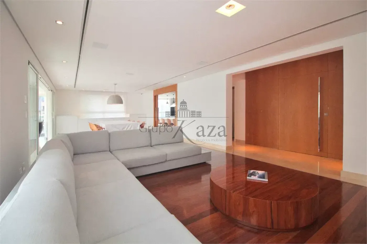 Foto 1 de Apartamento Padrão em Moema, São Paulo - imagem 1 Foto 1 de Apartamento Padrão em Moema, São Paulo - imagem 1