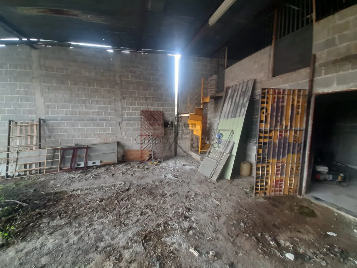 Foto 2 de Comercial Galpão em Conjunto Residencial Galo Branco, São José dos Campos - imagem 2 Foto 2 de Comercial Galpão em Conjunto Residencial Galo Branco, São José dos Campos - imagem 2