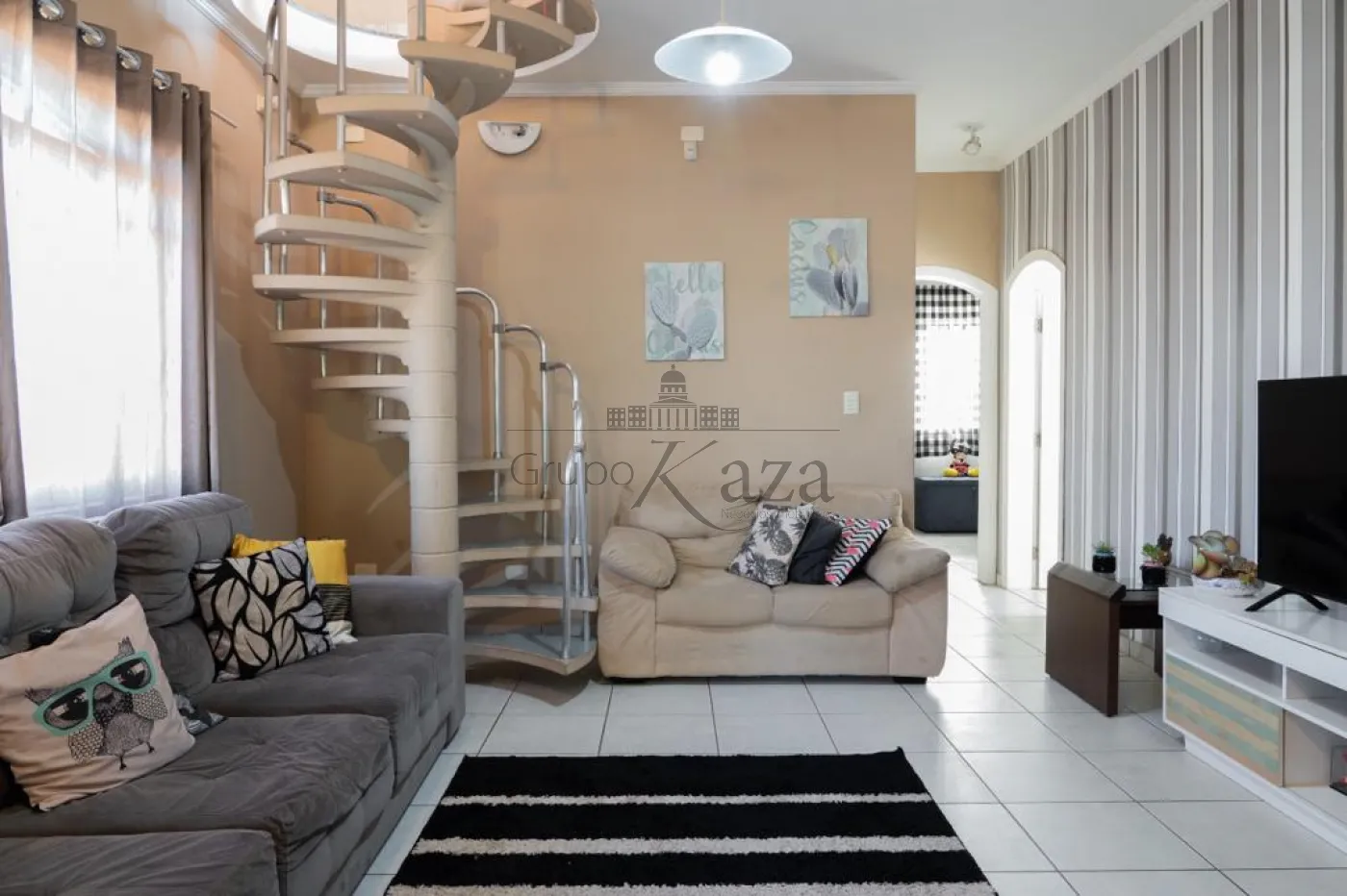 Foto 1 de Casa Comercial Residencial em São João, Jacareí - imagem 1 Foto 1 de Casa Comercial Residencial em São João, Jacareí - imagem 1