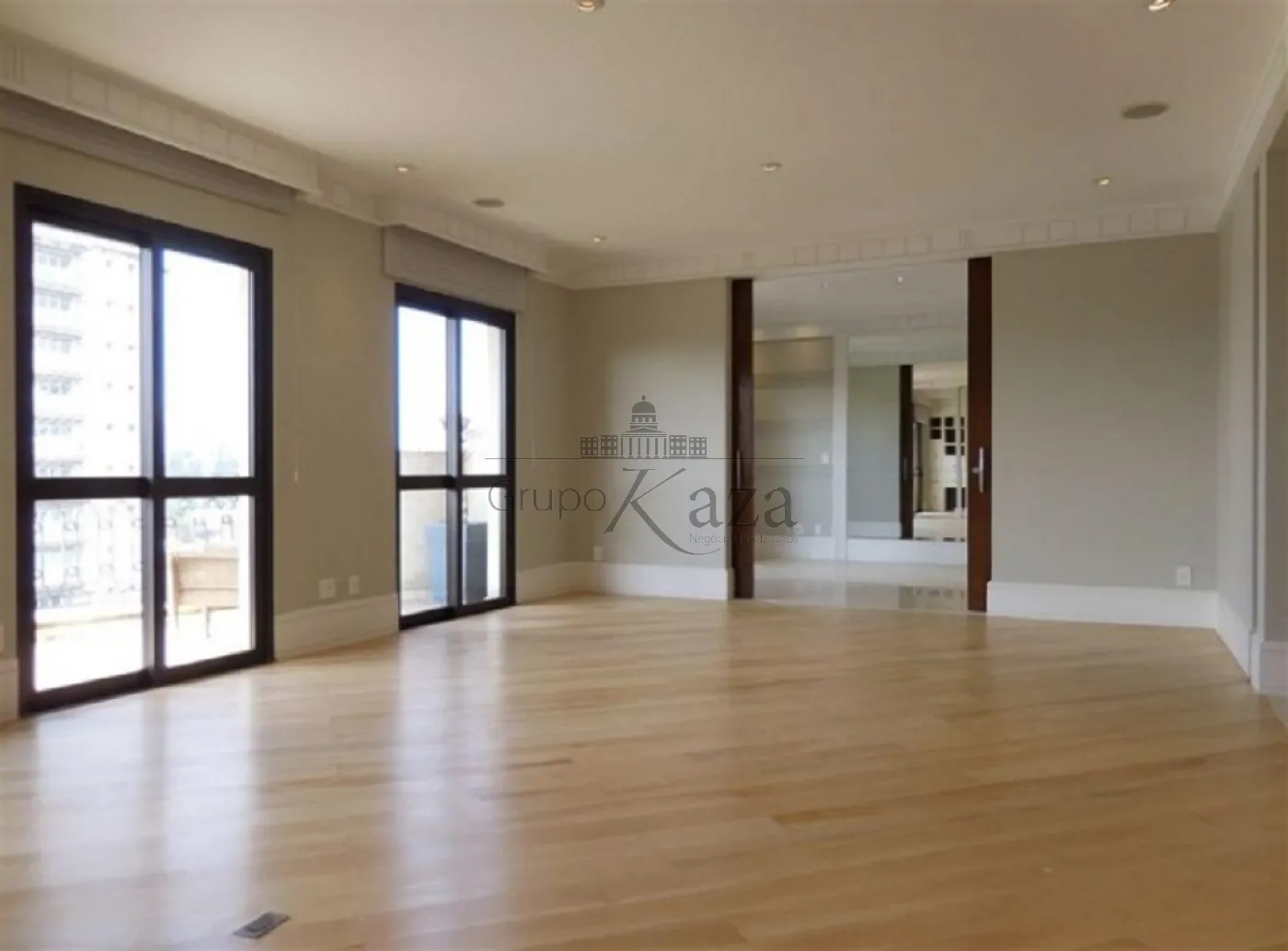 Foto 1 de Apartamento Padrão em Moema, São Paulo - imagem 1 Foto 1 de Apartamento Padrão em Moema, São Paulo - imagem 1