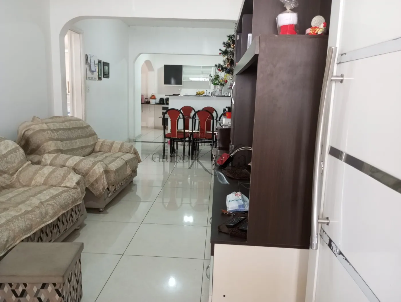 Foto 1 de Casa Padrão em Conjunto Habitacional Marinho, Jacareí - imagem 1 Foto 1 de Casa Padrão em Conjunto Habitacional Marinho, Jacareí - imagem 1