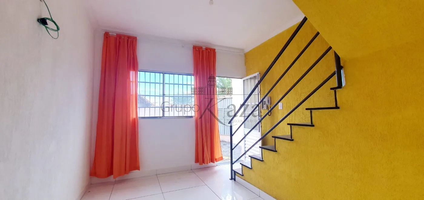 Foto 1 de Casa Condomínio em Jardim Santa Marina, Jacareí - imagem 1 Foto 1 de Casa Condomínio em Jardim Santa Marina, Jacareí - imagem 1