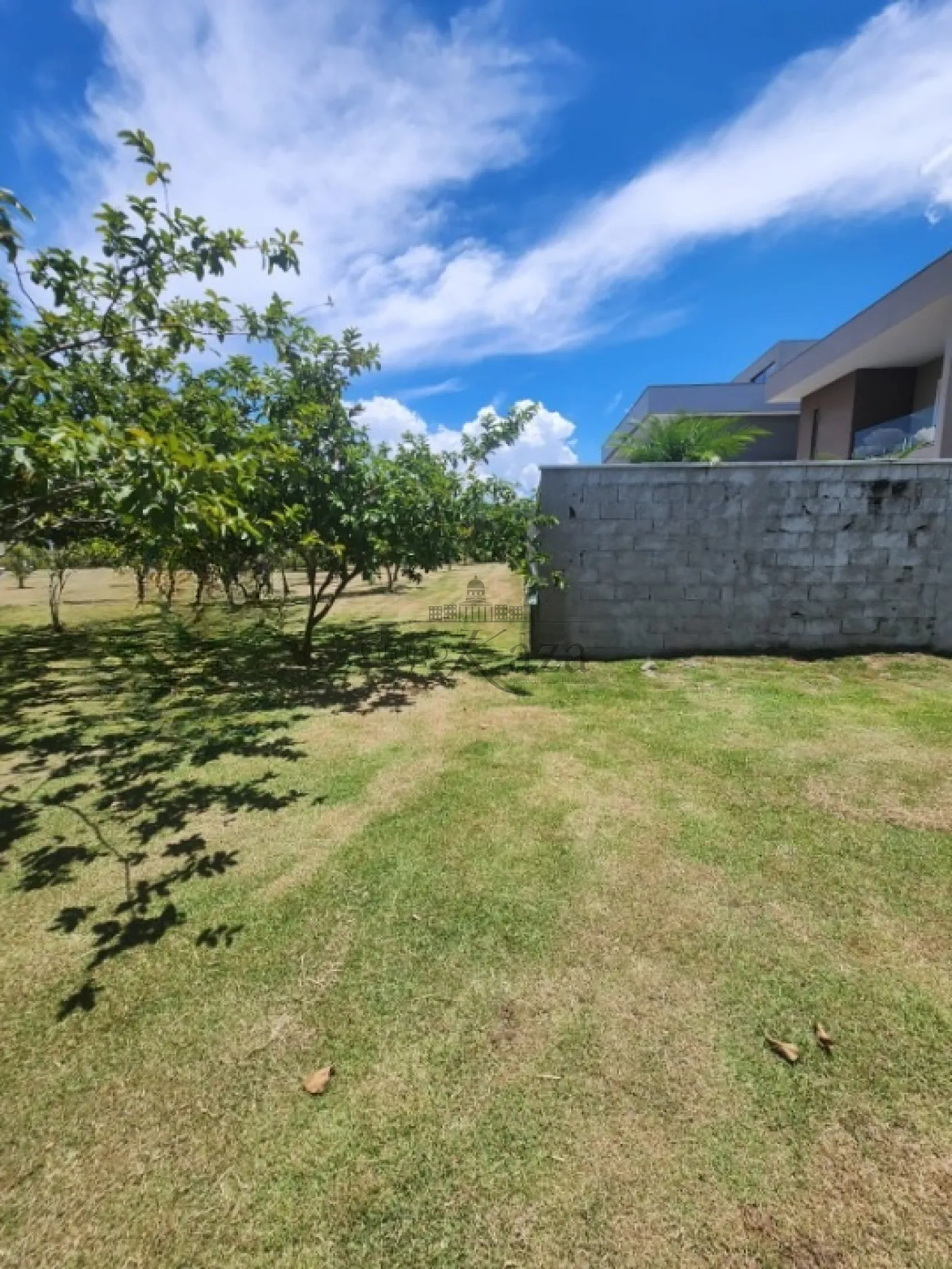 Foto 1 de Terreno Condomínio em Jardim do Golfe, São José dos Campos - imagem 1 Foto 1 de Terreno Condomínio em Jardim do Golfe, São José dos Campos - imagem 1