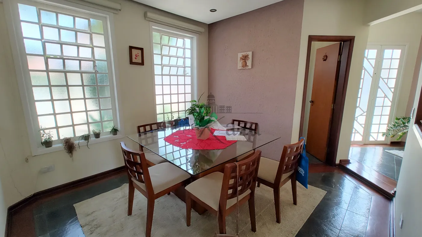 Foto 1 de Casa Sobrado em Jardim Siesta, Jacareí - imagem 1 Foto 1 de Casa Sobrado em Jardim Siesta, Jacareí - imagem 1