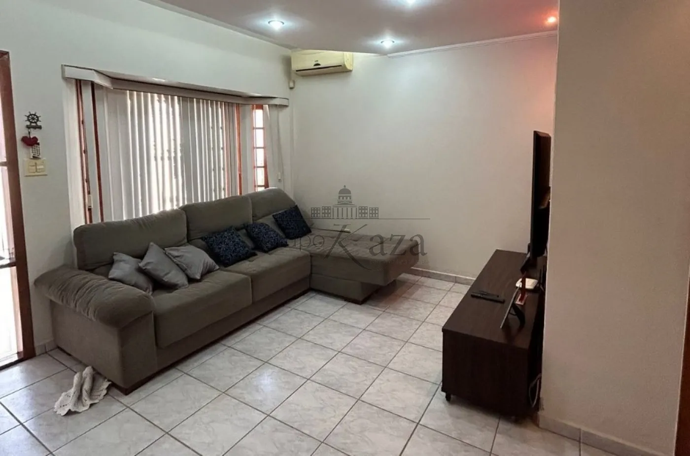 Foto 2 de Casa Padrão em Jardim Santa Maria, Jacareí - imagem 2 Foto 2 de Casa Padrão em Jardim Santa Maria, Jacareí - imagem 2