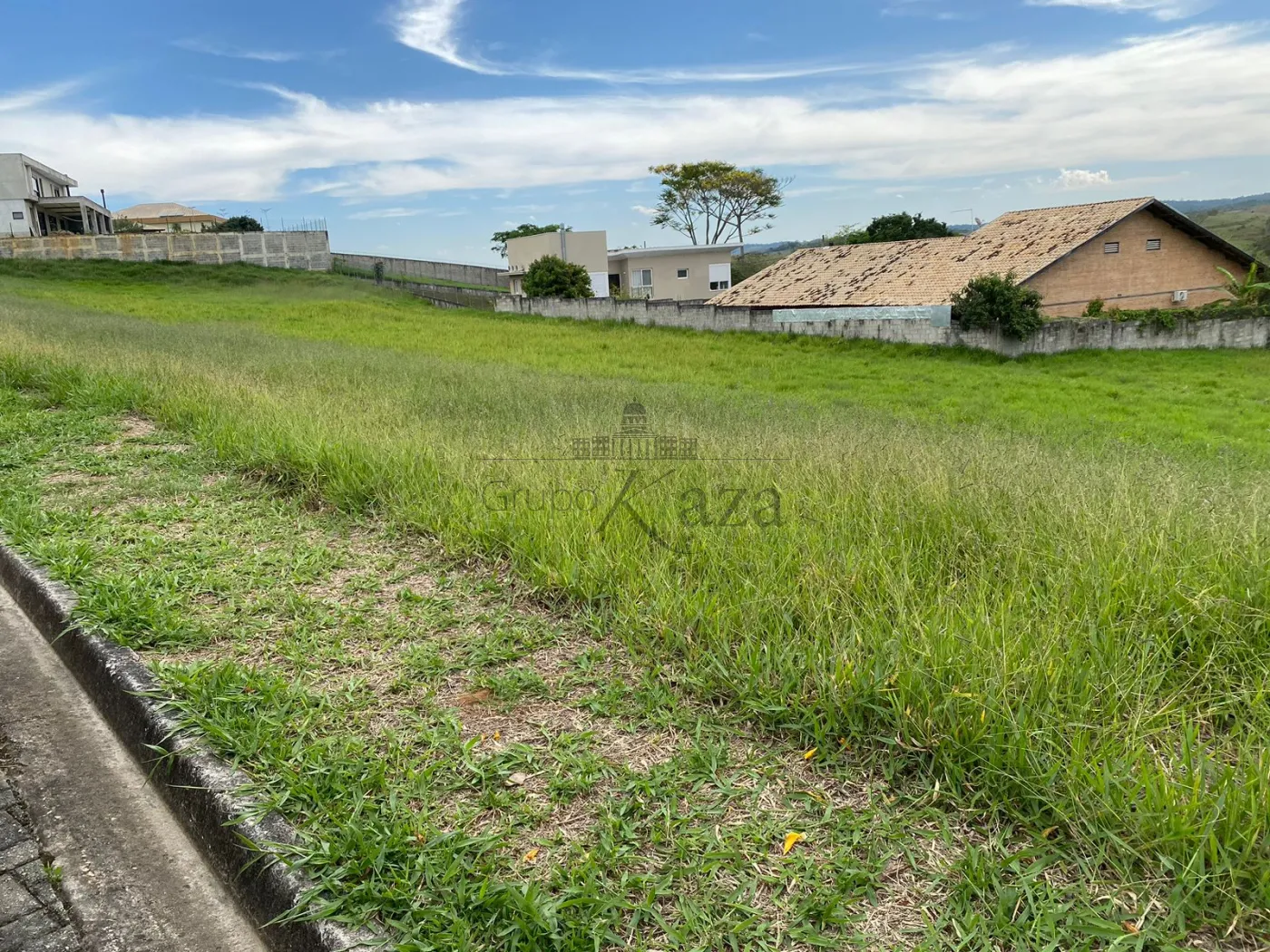 Foto 1 de Terreno Padrão em Condomínio Colinas do Parahyba, São José dos Campos - imagem 1 Foto 1 de Terreno Padrão em Condomínio Colinas do Parahyba, São José dos Campos - imagem 1