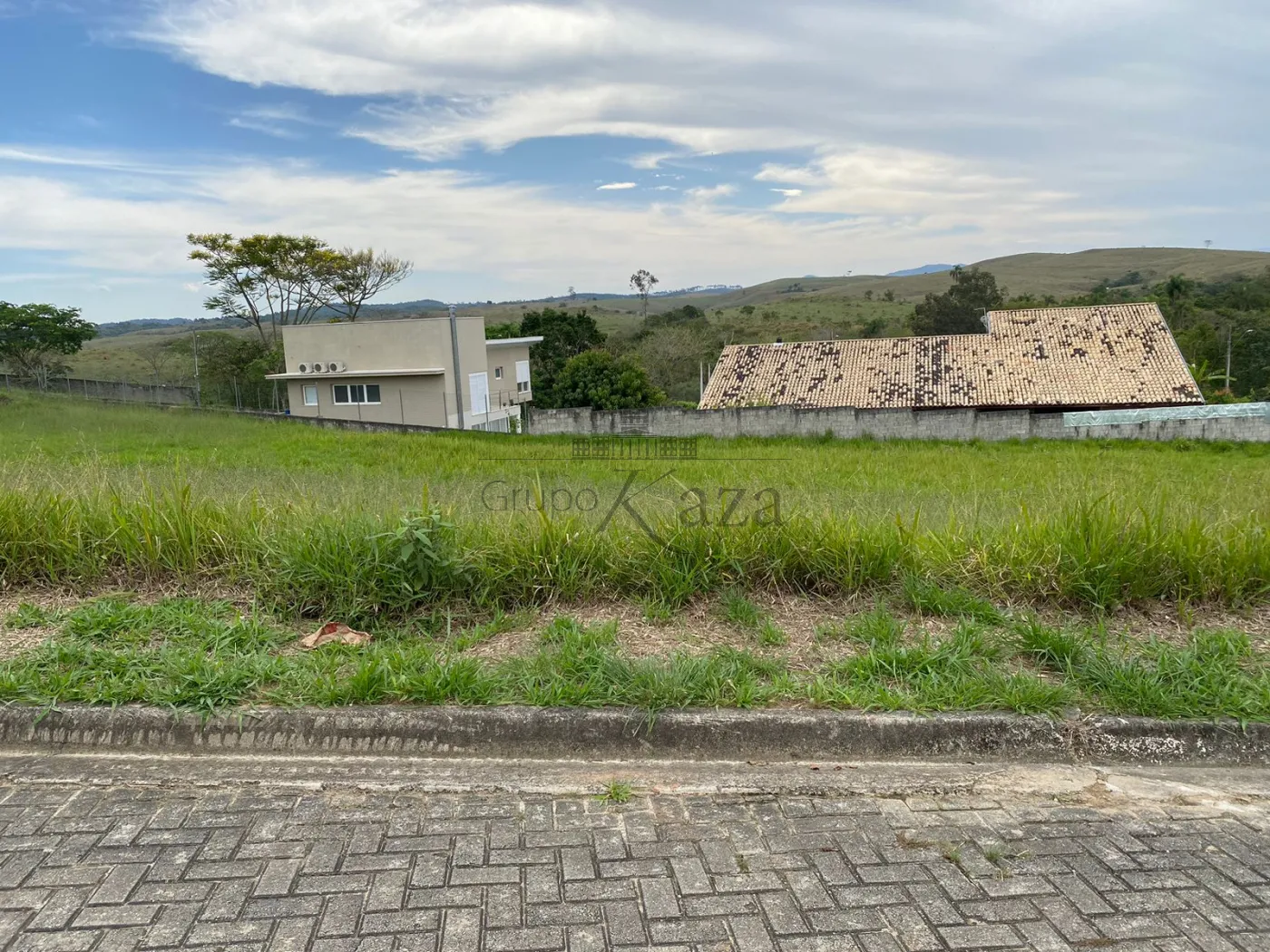 Foto 1 de Terreno Padrão em Condomínio Colinas do Parahyba, São José dos Campos - imagem 1 Foto 1 de Terreno Padrão em Condomínio Colinas do Parahyba, São José dos Campos - imagem 1