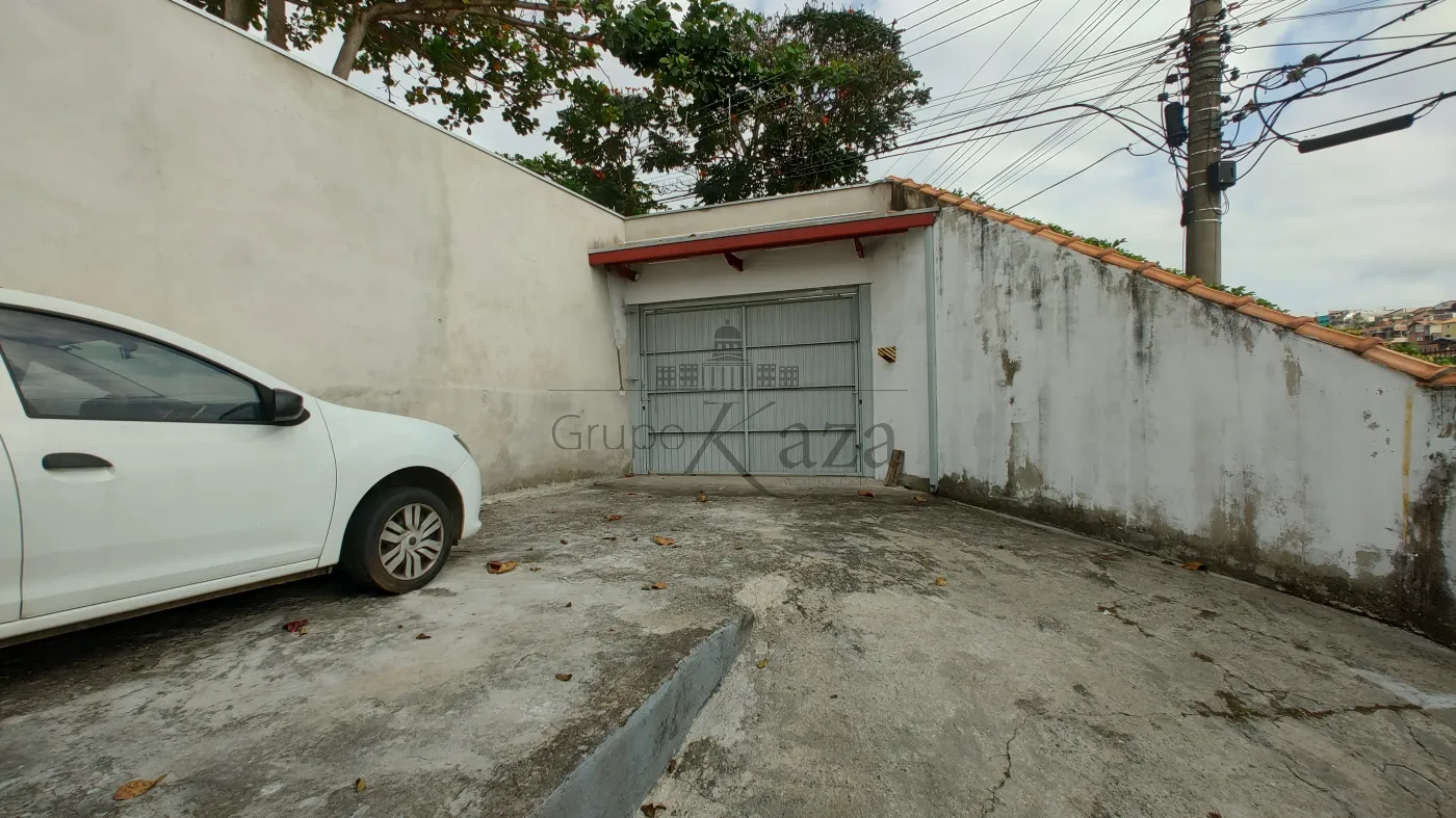 Foto 2 de Casa Padrão em Parque Santo Antônio, Jacareí - imagem 2 Foto 2 de Casa Padrão em Parque Santo Antônio, Jacareí - imagem 2