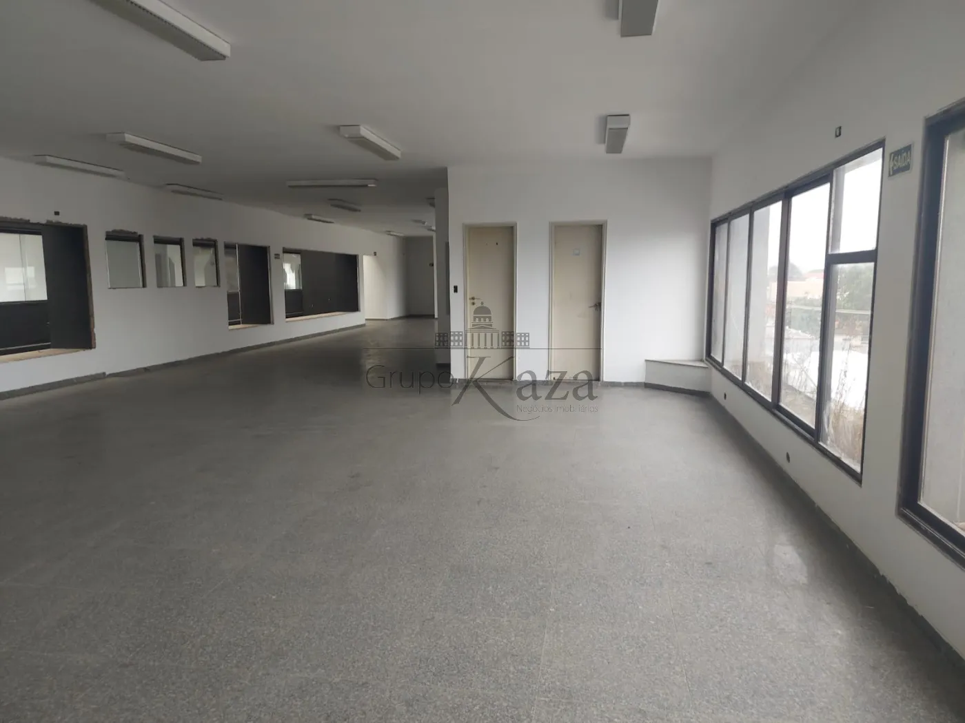 Foto 2 de Comercial Loja em condomínio comercial em Centro, São José dos Campos - imagem 2 Foto 2 de Comercial Loja em condomínio comercial em Centro, São José dos Campos - imagem 2