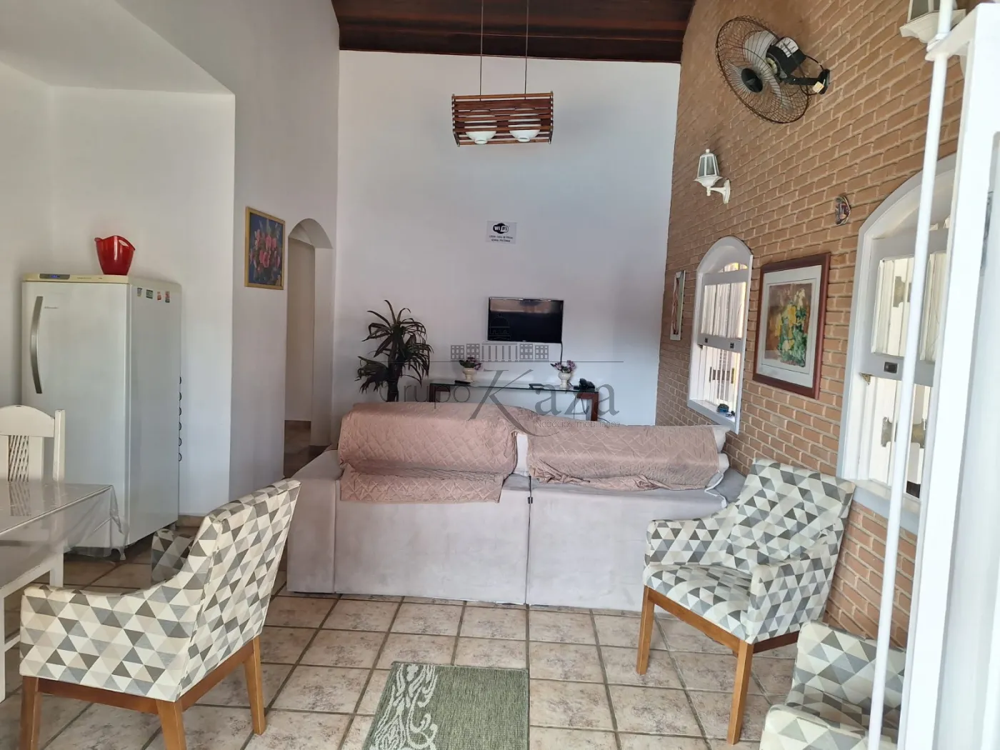 Foto 1 de Casa Padrão em Martim de Sá, Caraguatatuba - imagem 1