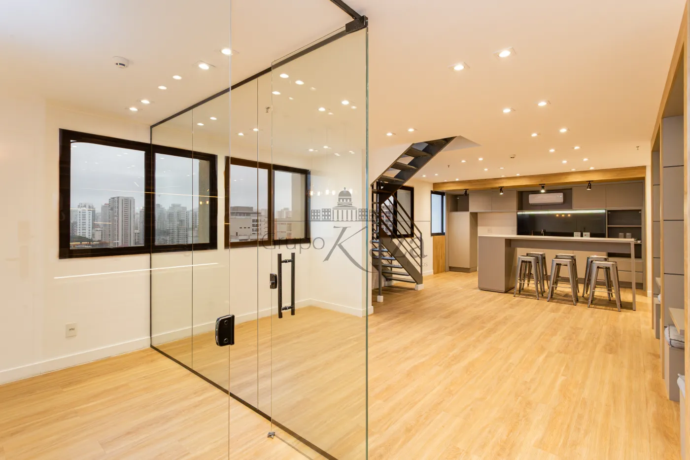 Foto 1 de Comercial Conjunto Comercial em Indianópolis, São Paulo - imagem 1 Foto 1 de Comercial Conjunto Comercial em Indianópolis, São Paulo - imagem 1