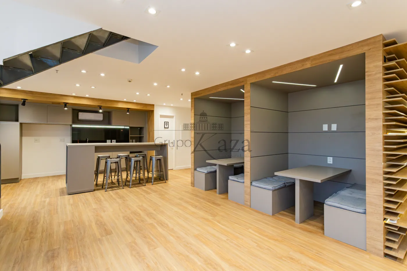 Foto 2 de Comercial Conjunto Comercial em Indianópolis, São Paulo - imagem 2 Foto 2 de Comercial Conjunto Comercial em Indianópolis, São Paulo - imagem 2