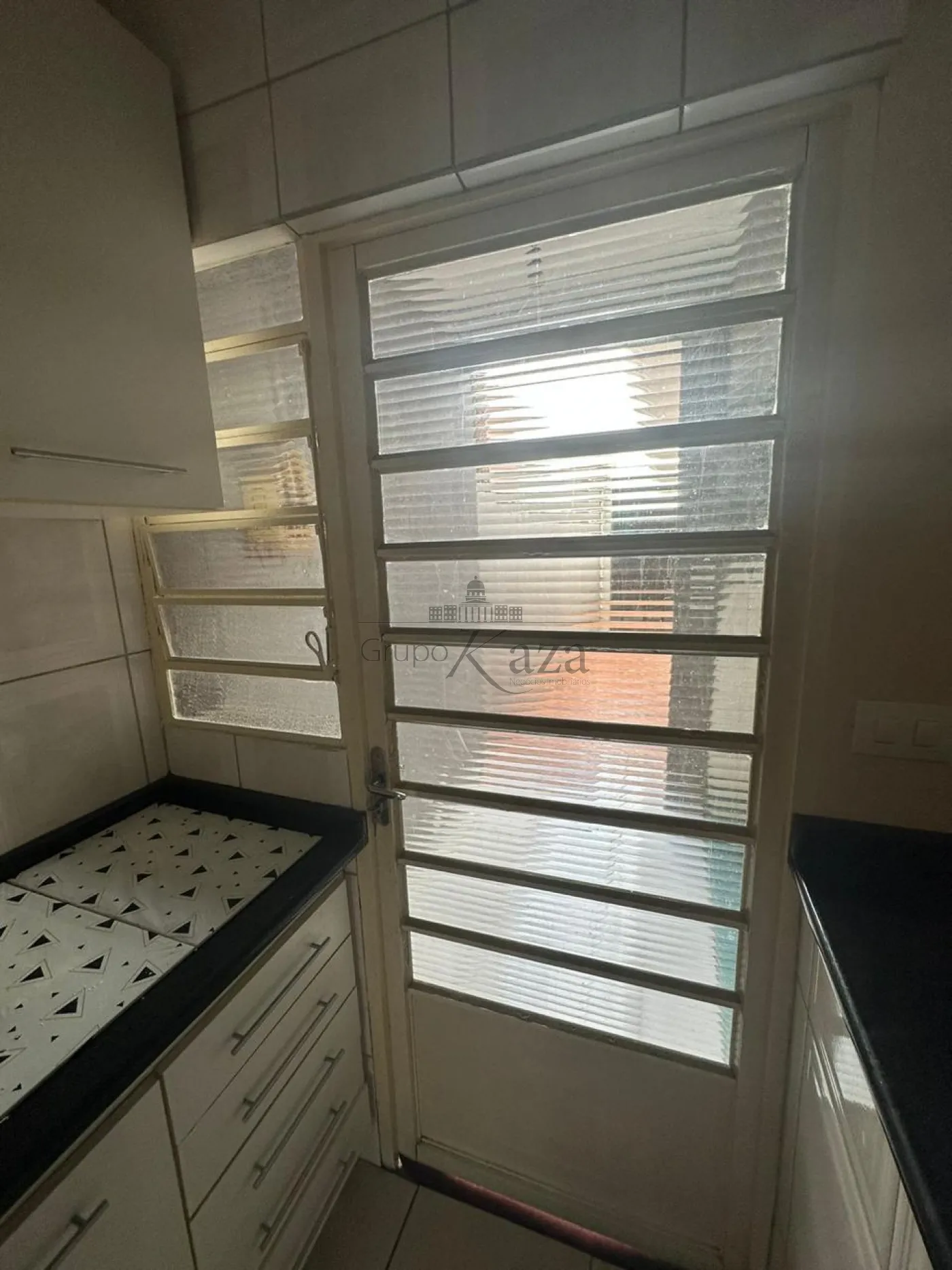 Foto 10 de Casa Padrão em Vila Aprazível, Jacareí - imagem 10