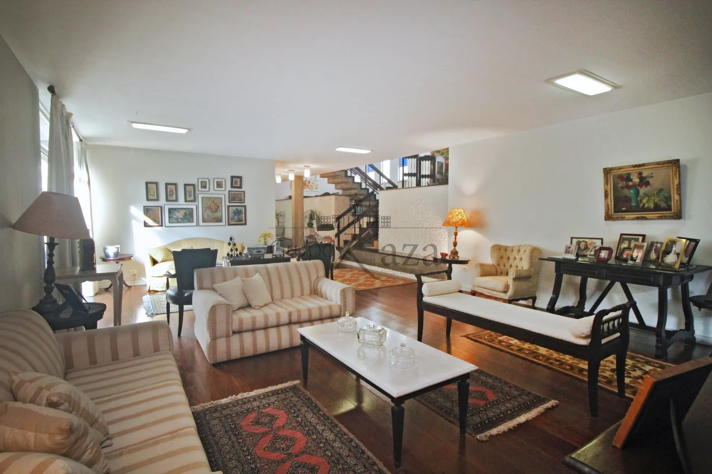 Foto 1 de Casa Padrão em Cidade Jardim, São Paulo - imagem 1 Foto 1 de Casa Padrão em Cidade Jardim, São Paulo - imagem 1