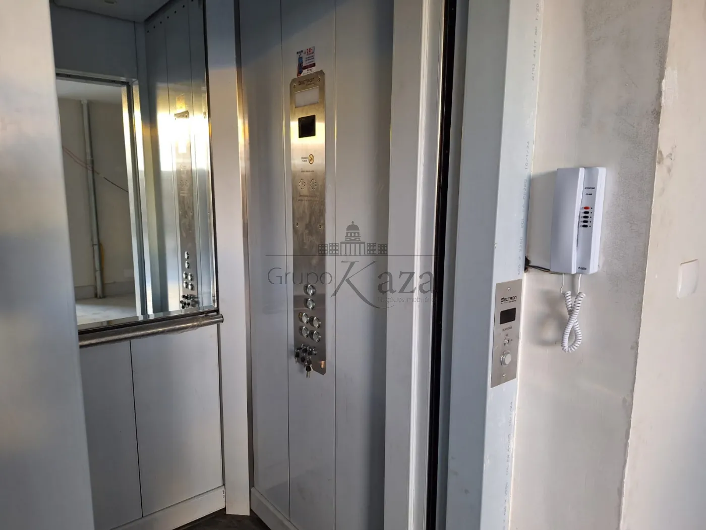 Foto 2 de Comercial Loja em Centro, Jacareí - imagem 2 Foto 2 de Comercial Loja em Centro, Jacareí - imagem 2