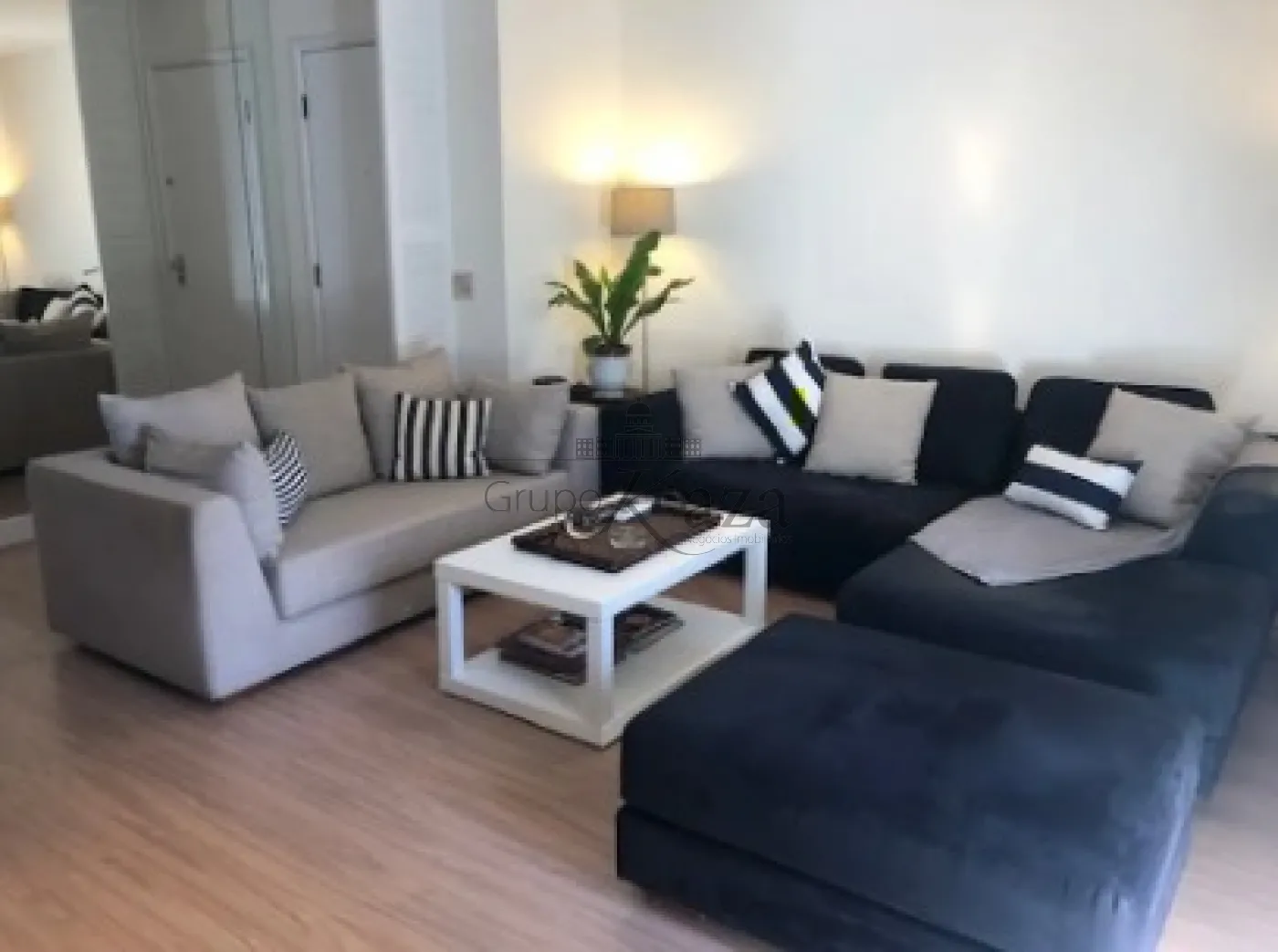 Foto 1 de Apartamento Padrão em Jardim Europa, São Paulo - imagem 1 Foto 1 de Apartamento Padrão em Jardim Europa, São Paulo - imagem 1