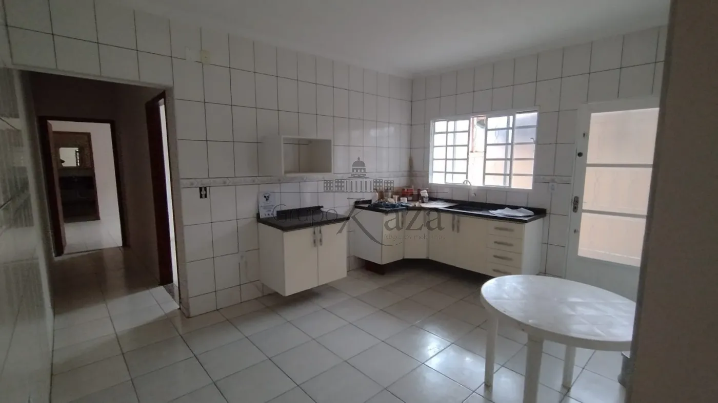 Foto 2 de Casa Padrão em Residencial Bosque dos Ipês, São José dos Campos - imagem 2 Foto 2 de Casa Padrão em Residencial Bosque dos Ipês, São José dos Campos - imagem 2