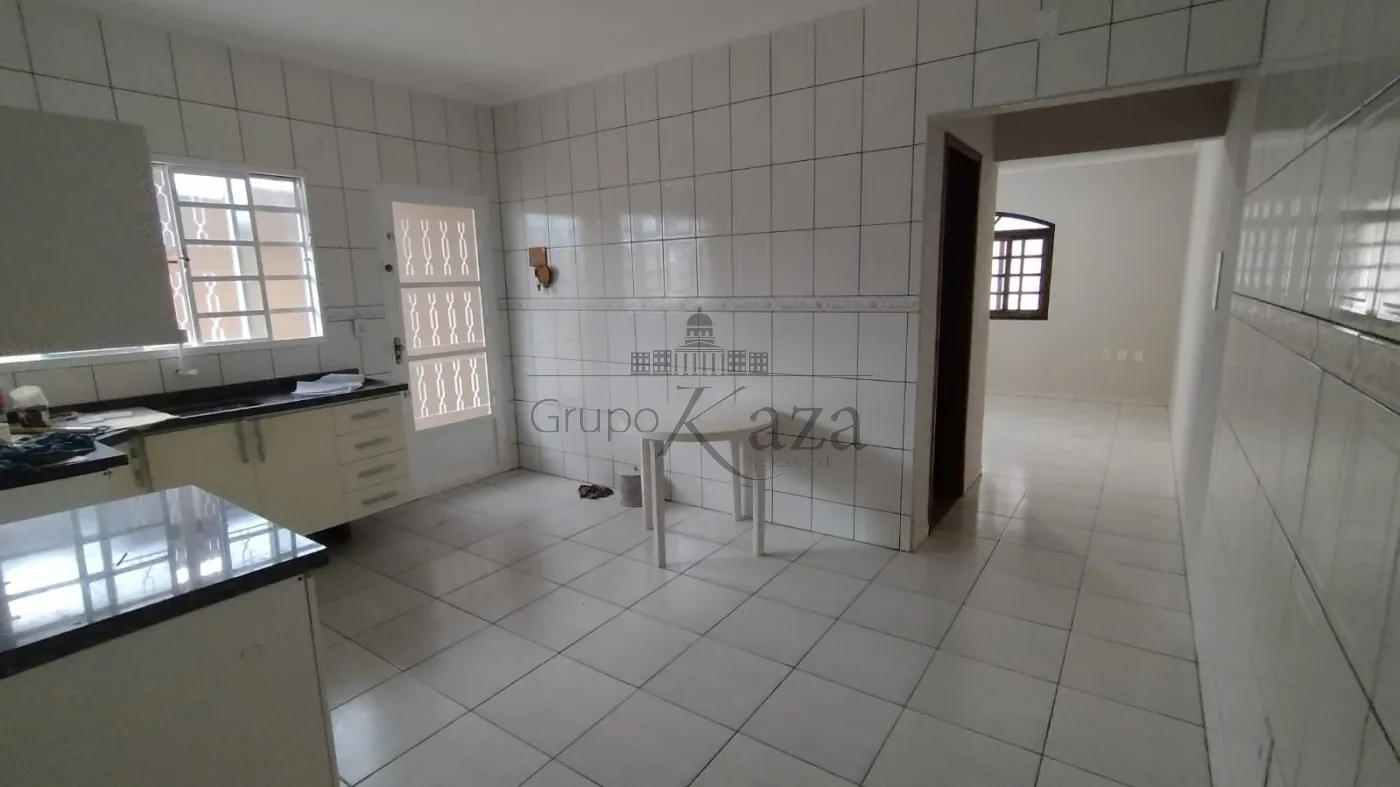 Foto 3 de Casa Padrão em Residencial Bosque dos Ipês, São José dos Campos - imagem 3 Foto 3 de Casa Padrão em Residencial Bosque dos Ipês, São José dos Campos - imagem 3