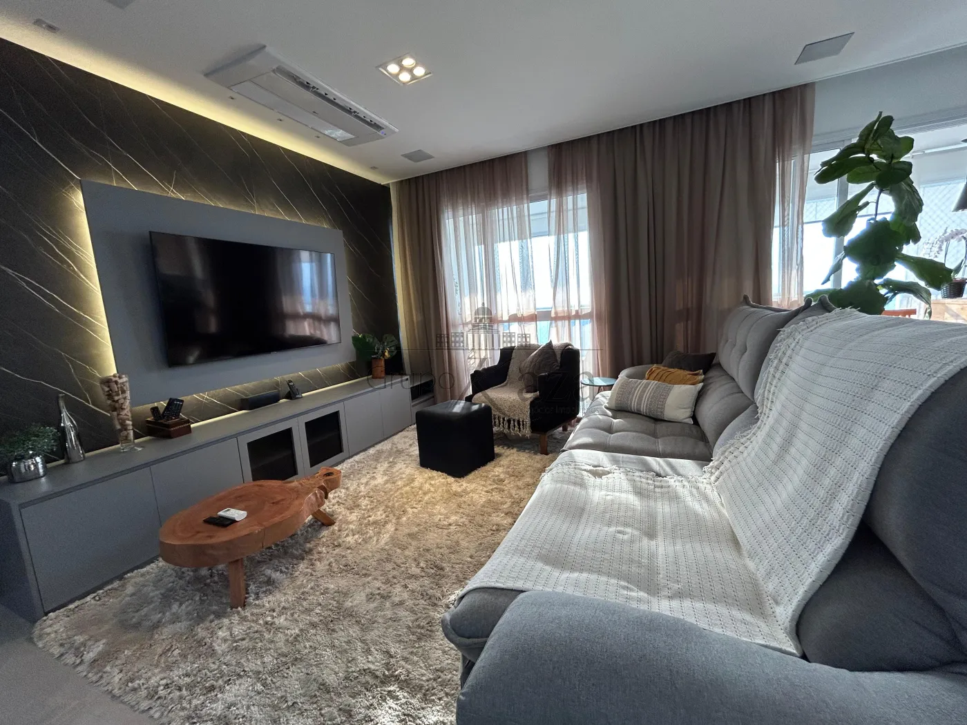 Foto 1 de Apartamento Padrão em Jardim das Indústrias, São José dos Campos - imagem 1 Foto 1 de Apartamento Padrão em Jardim das Indústrias, São José dos Campos - imagem 1