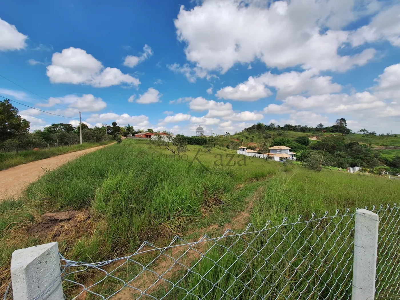 Foto 2 de Terreno Padrão em Veraneio Irajá, Jacareí - imagem 2 Foto 2 de Terreno Padrão em Veraneio Irajá, Jacareí - imagem 2