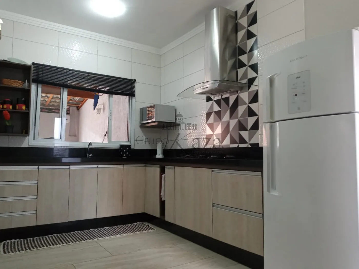 Foto 2 de Casa Comercial Residencial em Residencial Santa Paula, Jacareí - imagem 2 Foto 2 de Casa Comercial Residencial em Residencial Santa Paula, Jacareí - imagem 2