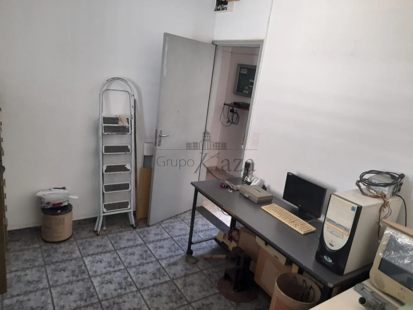 Foto 17 de Casa Padrão em Jardim Ismênia, São José dos Campos - imagem 17