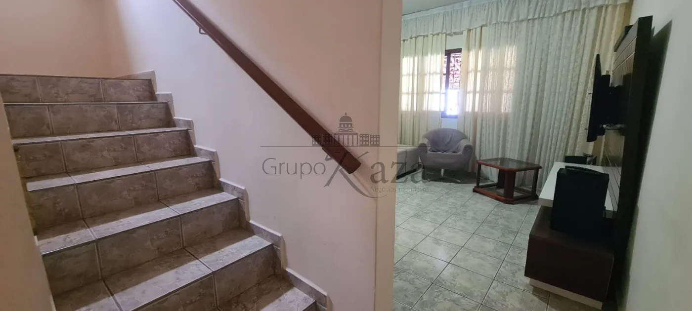 Foto 11 de Casa Sobrado em Jardim Ismênia, São José dos Campos - imagem 11