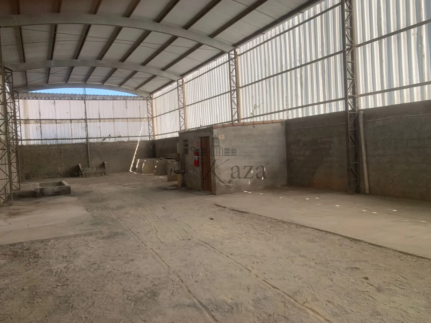 Foto 2 de Comercial Galpão em Jardim São Luiz, Jacareí - imagem 2 Foto 2 de Comercial Galpão em Jardim São Luiz, Jacareí - imagem 2