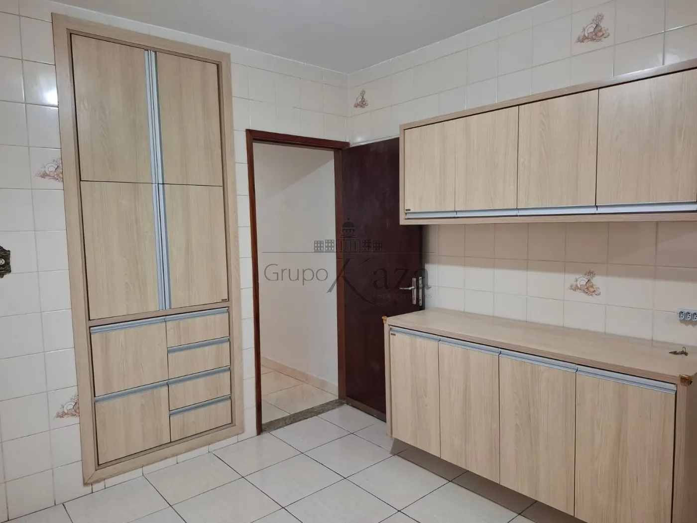 Foto 4 de Casa Sobrado em Jardim Ismênia, São José dos Campos - imagem 4