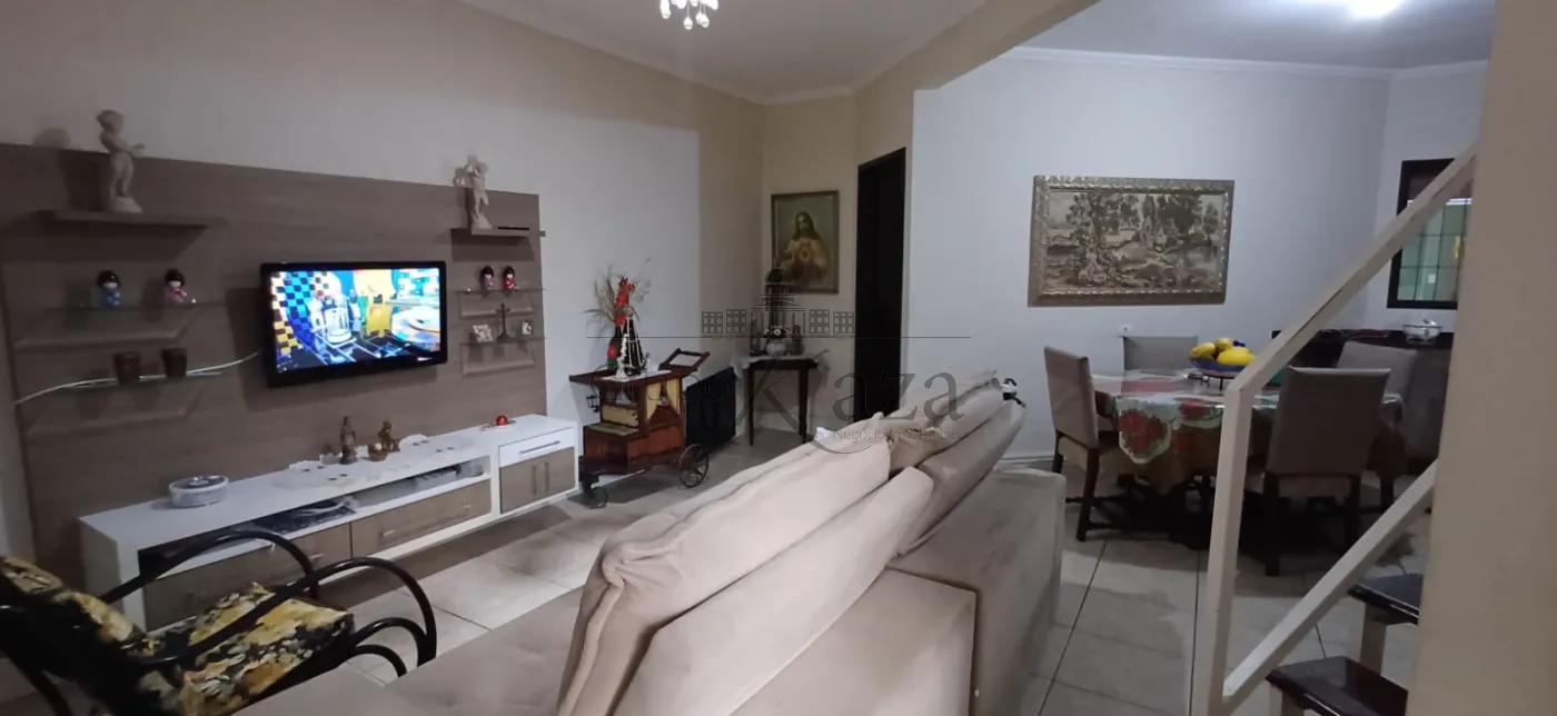 Foto 3 de Casa Sobrado em Residencial Santa Paula, Jacareí - imagem 3 Foto 3 de Casa Sobrado em Residencial Santa Paula, Jacareí - imagem 3