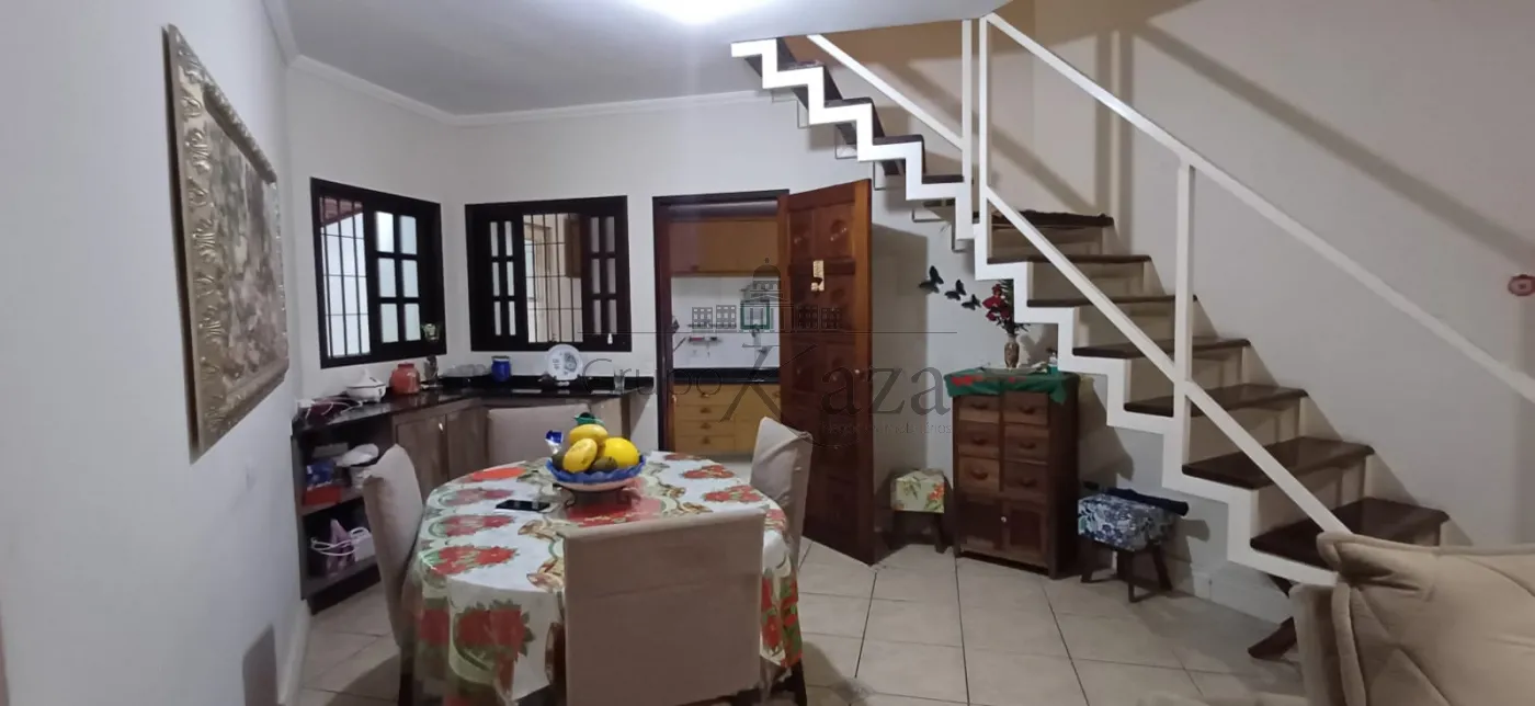 Foto 1 de Casa Sobrado em Residencial Santa Paula, Jacareí - imagem 1 Foto 1 de Casa Sobrado em Residencial Santa Paula, Jacareí - imagem 1