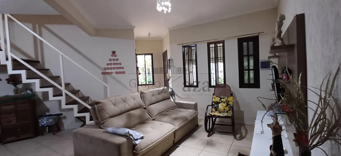 Foto 2 de Casa Sobrado em Residencial Santa Paula, Jacareí - imagem 2 Foto 2 de Casa Sobrado em Residencial Santa Paula, Jacareí - imagem 2