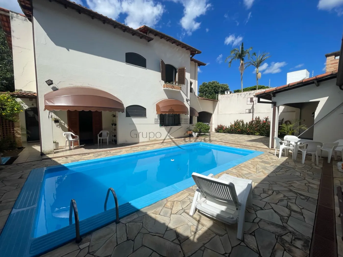 Foto 2 de Casa Sobrado em Jardim Siesta, Jacareí - imagem 2 Foto 2 de Casa Sobrado em Jardim Siesta, Jacareí - imagem 2