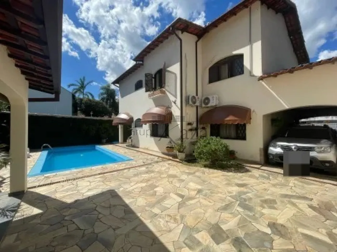 Foto 1 de Casa Sobrado em Jardim Siesta, Jacareí - imagem 1 Foto 1 de Casa Sobrado em Jardim Siesta, Jacareí - imagem 1