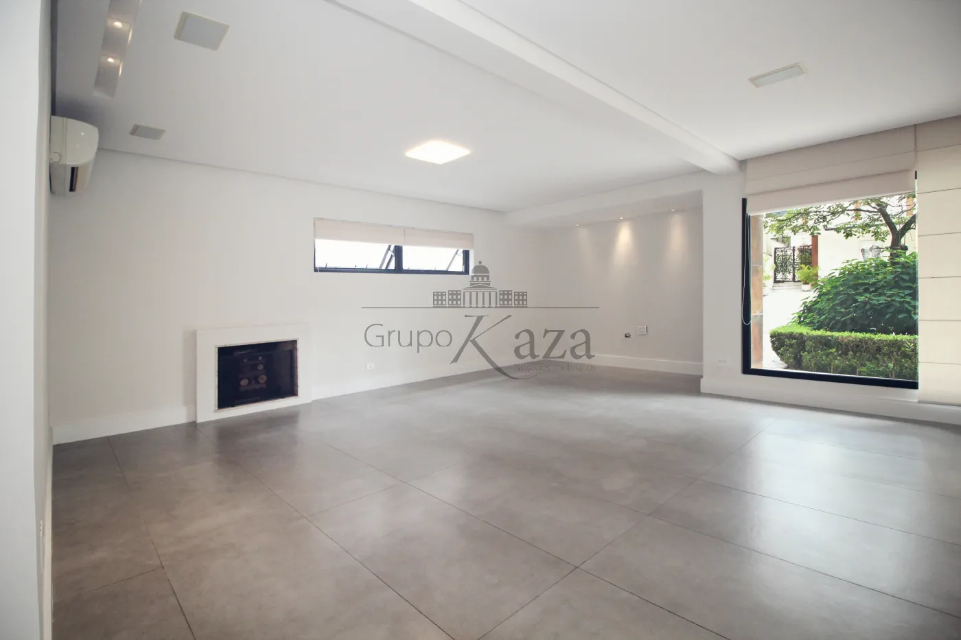 Foto 1 de Casa De Rua Fechada em Morumbi, São Paulo - imagem 1 Foto 1 de Casa De Rua Fechada em Morumbi, São Paulo - imagem 1