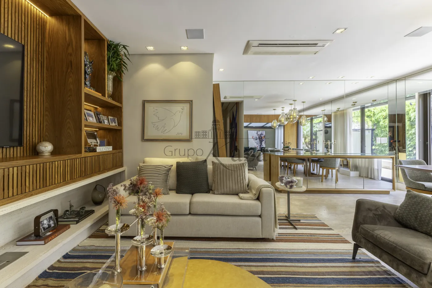 Foto 2 de Casa De Rua Fechada em Brooklin Paulista, São Paulo - imagem 2 Foto 2 de Casa De Rua Fechada em Brooklin Paulista, São Paulo - imagem 2