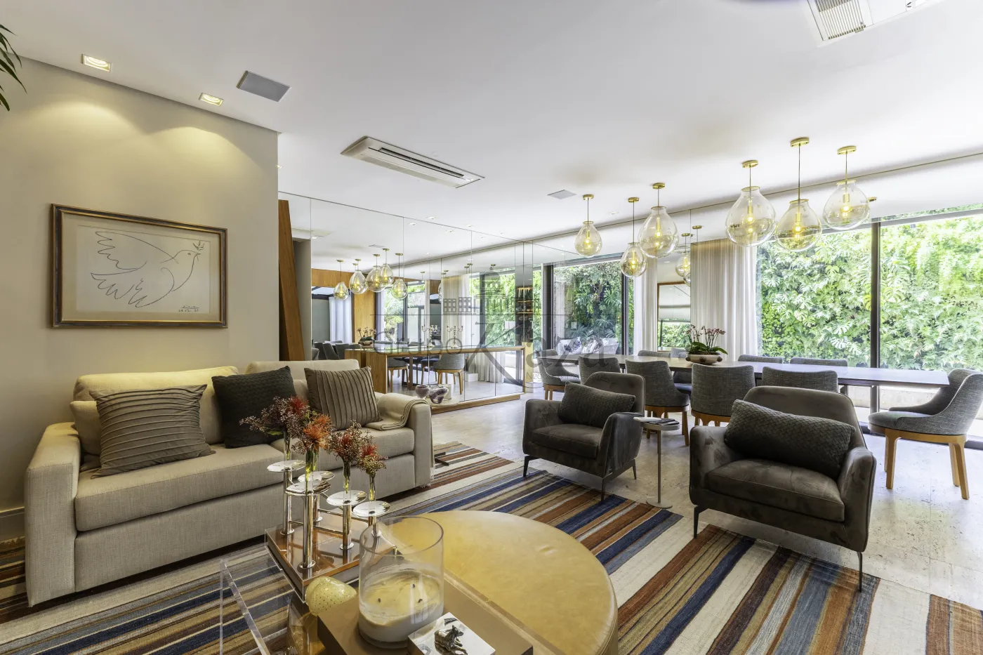 Foto 1 de Casa De Rua Fechada em Brooklin Paulista, São Paulo - imagem 1 Foto 1 de Casa De Rua Fechada em Brooklin Paulista, São Paulo - imagem 1