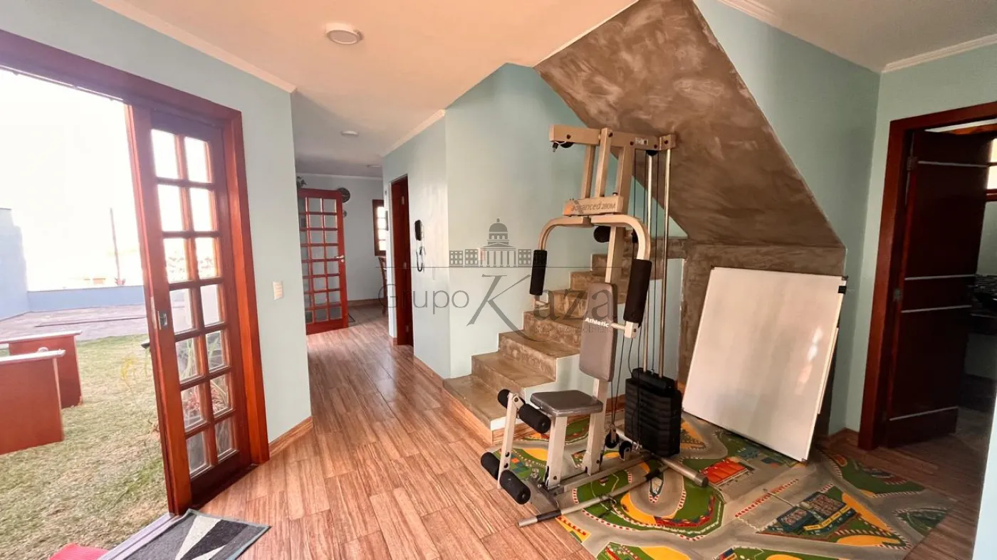 Foto 2 de Casa Condomínio em Condomínio Residencial Mantiqueira, São José dos Campos - imagem 2 Foto 2 de Casa Condomínio em Condomínio Residencial Mantiqueira, São José dos Campos - imagem 2