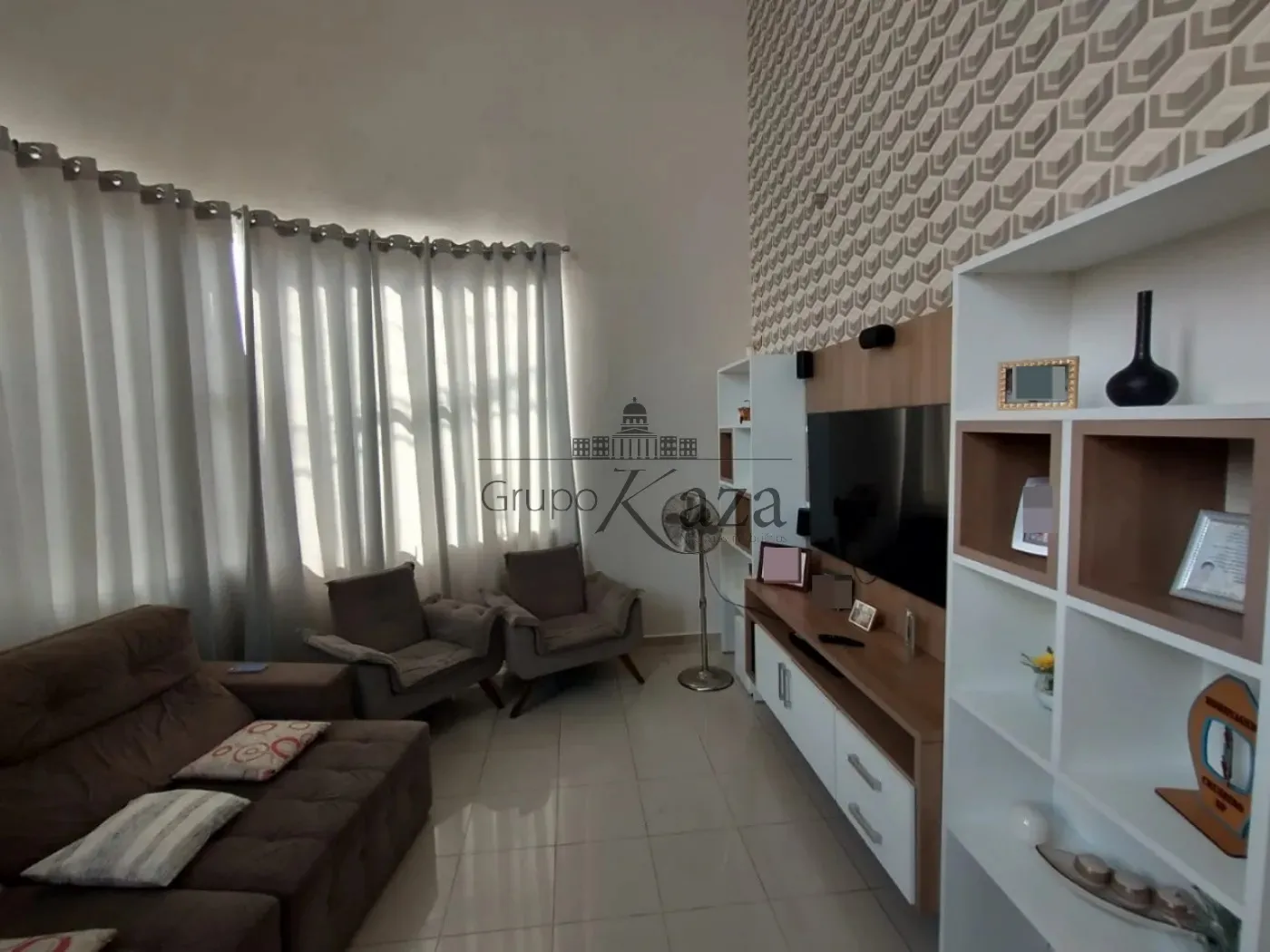 Foto 1 de Casa Padrão em Jardim Santa Maria, Jacareí - imagem 1 Foto 1 de Casa Padrão em Jardim Santa Maria, Jacareí - imagem 1