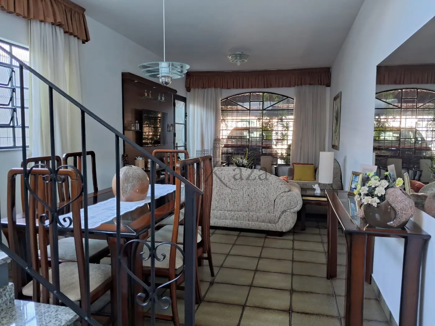 Foto 1 de Casa Sobrado em Vila Indústrial, São José dos Campos - imagem 1 Foto 1 de Casa Sobrado em Vila Indústrial, São José dos Campos - imagem 1