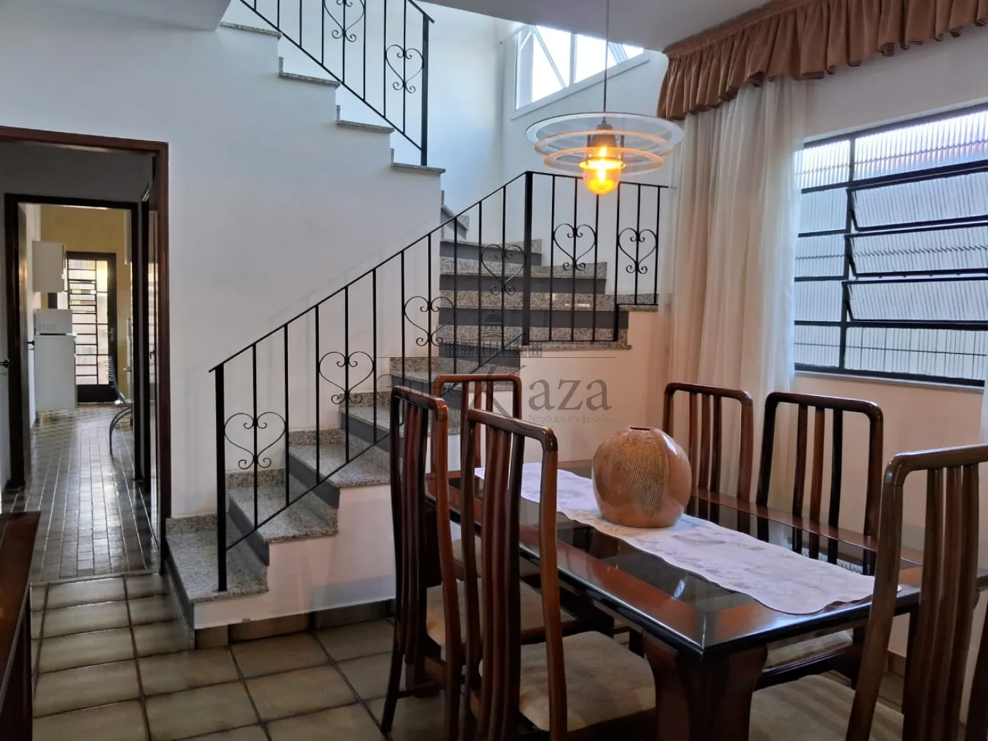 Foto 2 de Casa Sobrado em Vila Indústrial, São José dos Campos - imagem 2 Foto 2 de Casa Sobrado em Vila Indústrial, São José dos Campos - imagem 2