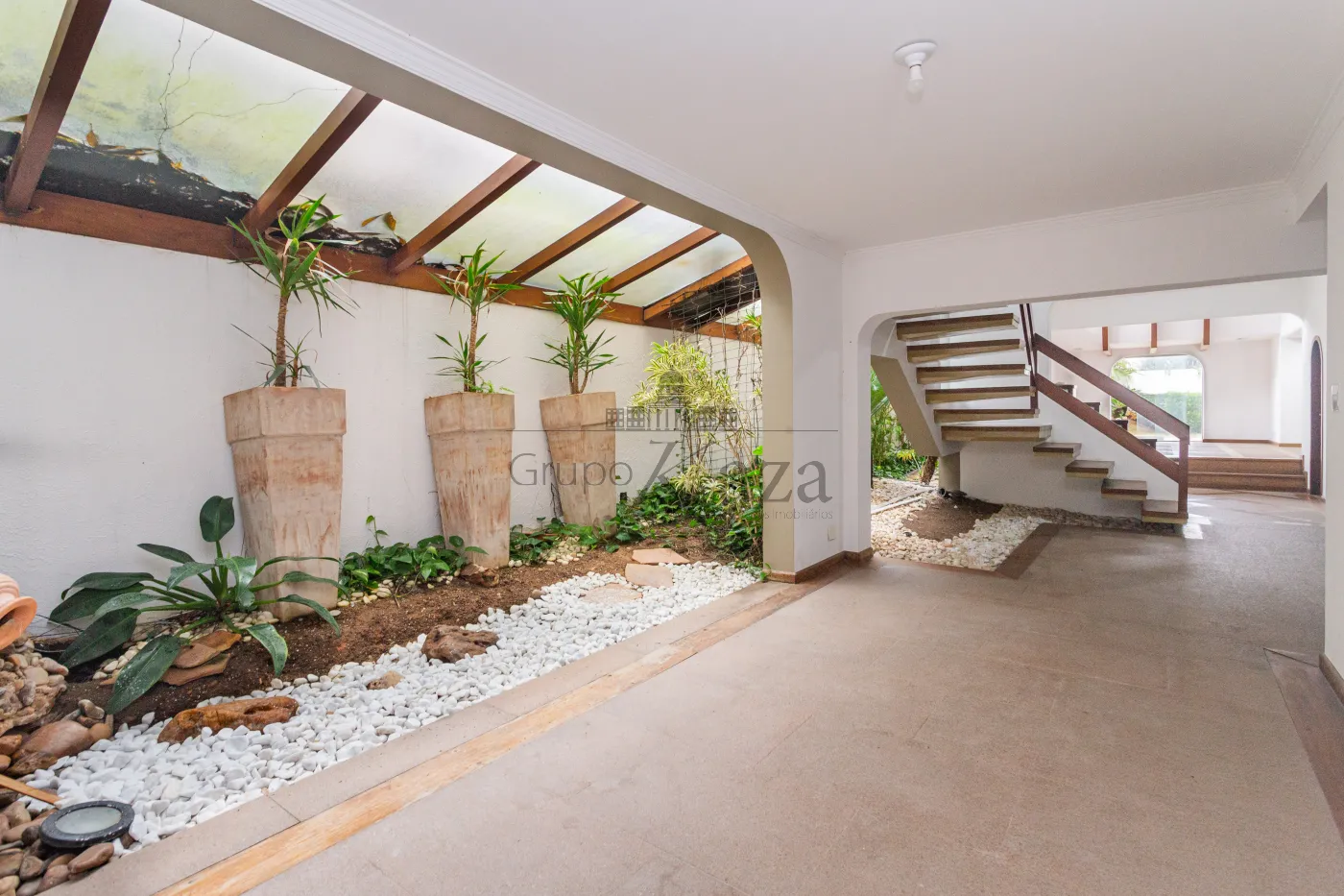 Foto 1 de Casa Padrão em Alto de Pinheiros, São Paulo - imagem 1 Foto 1 de Casa Padrão em Alto de Pinheiros, São Paulo - imagem 1