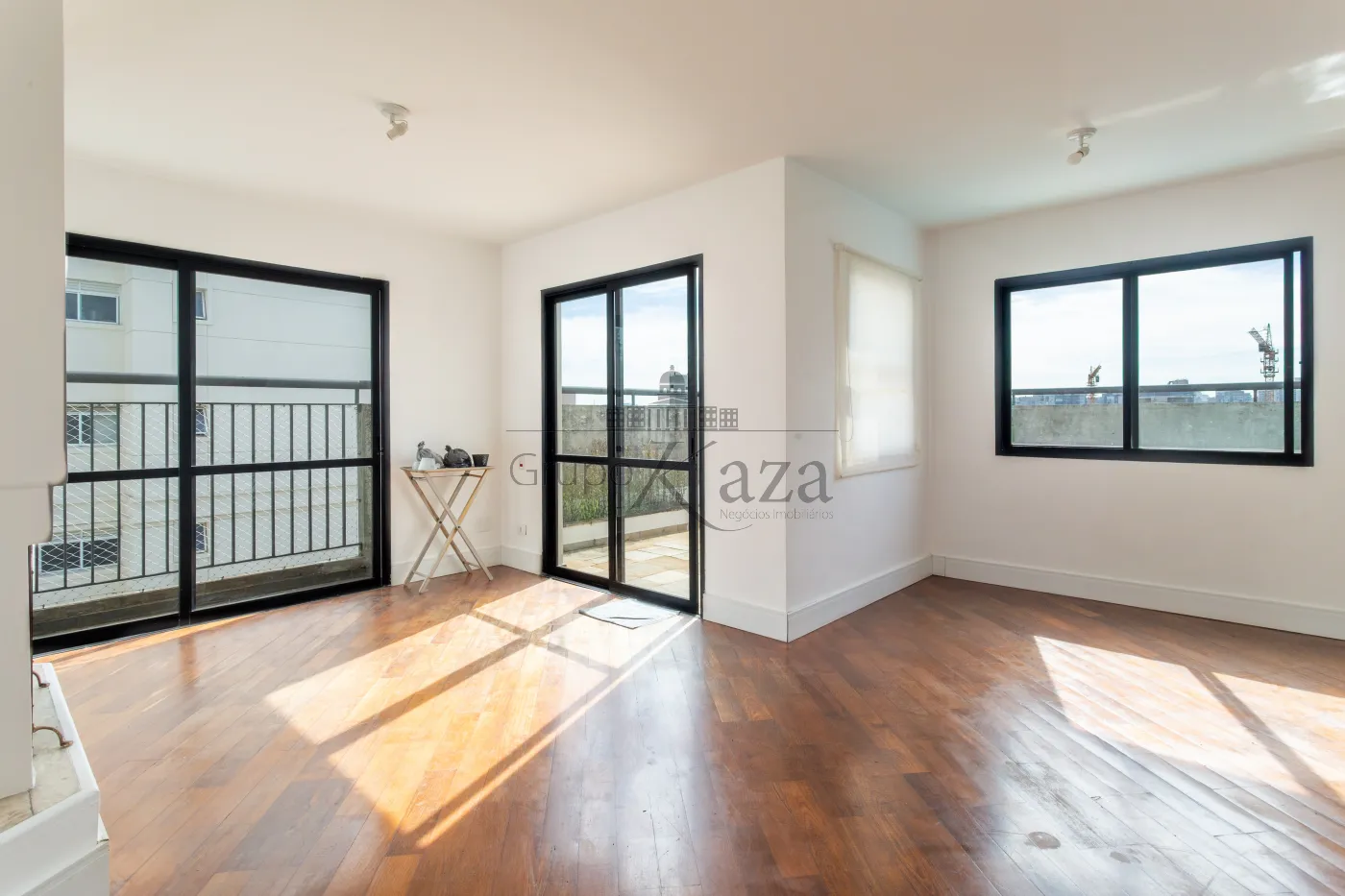 Foto 1 de Apartamento Cobertura Duplex em Moema, São Paulo - imagem 1 Foto 1 de Apartamento Cobertura Duplex em Moema, São Paulo - imagem 1