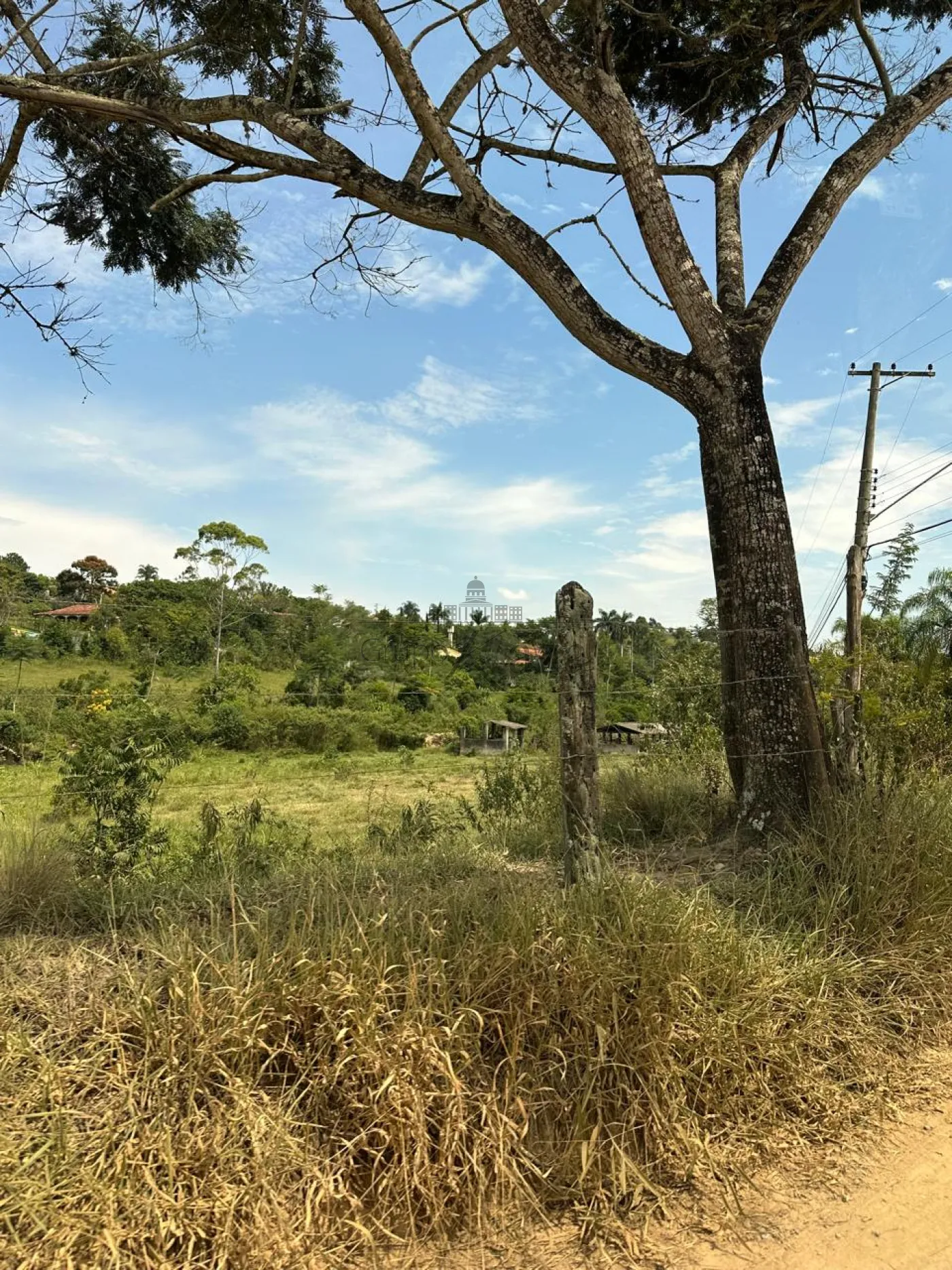 Foto 1 de Terreno Padrão em Veraneio Irajá, Jacareí - imagem 1 Foto 1 de Terreno Padrão em Veraneio Irajá, Jacareí - imagem 1
