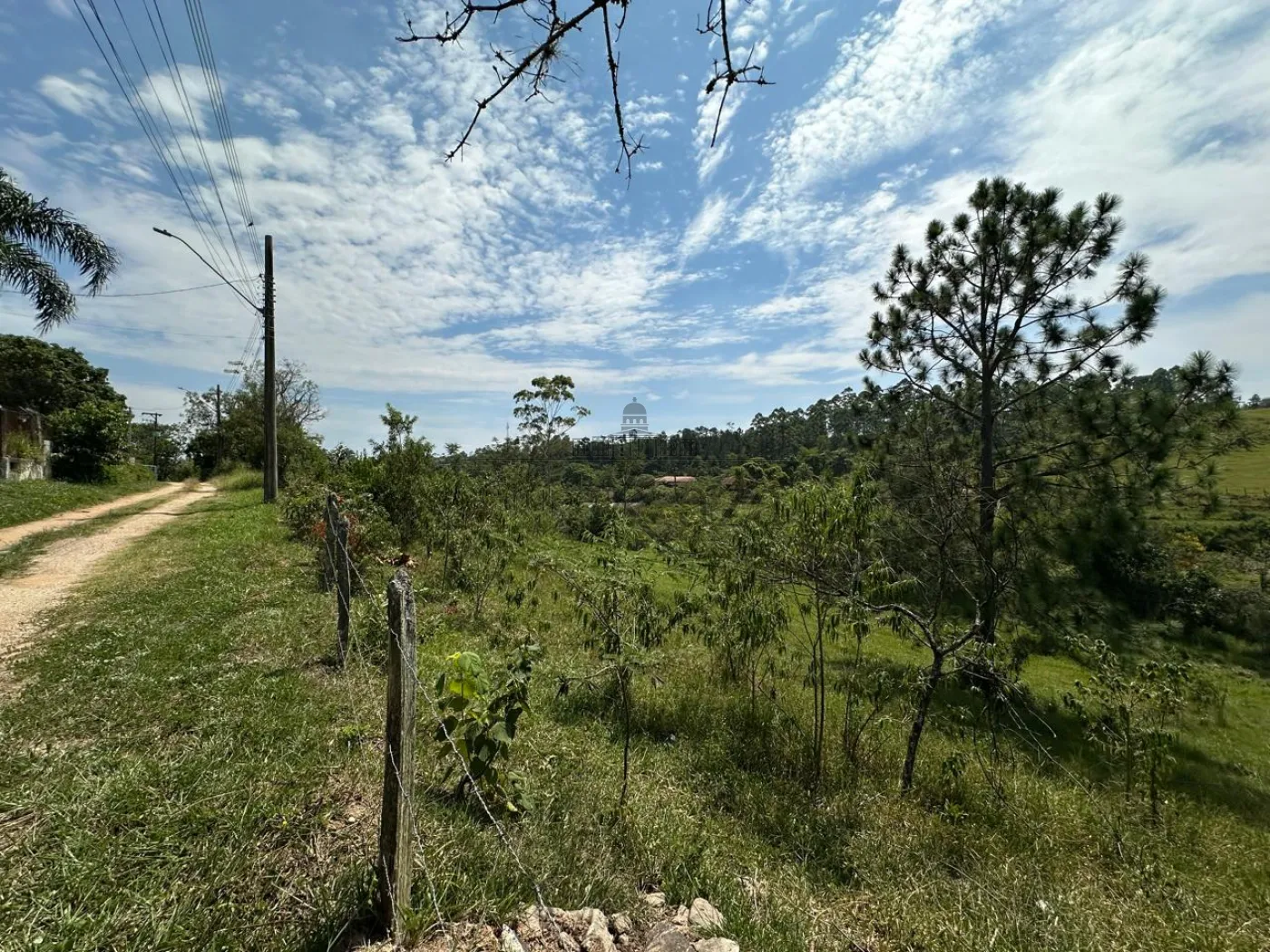 Foto 2 de Terreno Padrão em Veraneio Irajá, Jacareí - imagem 2 Foto 2 de Terreno Padrão em Veraneio Irajá, Jacareí - imagem 2