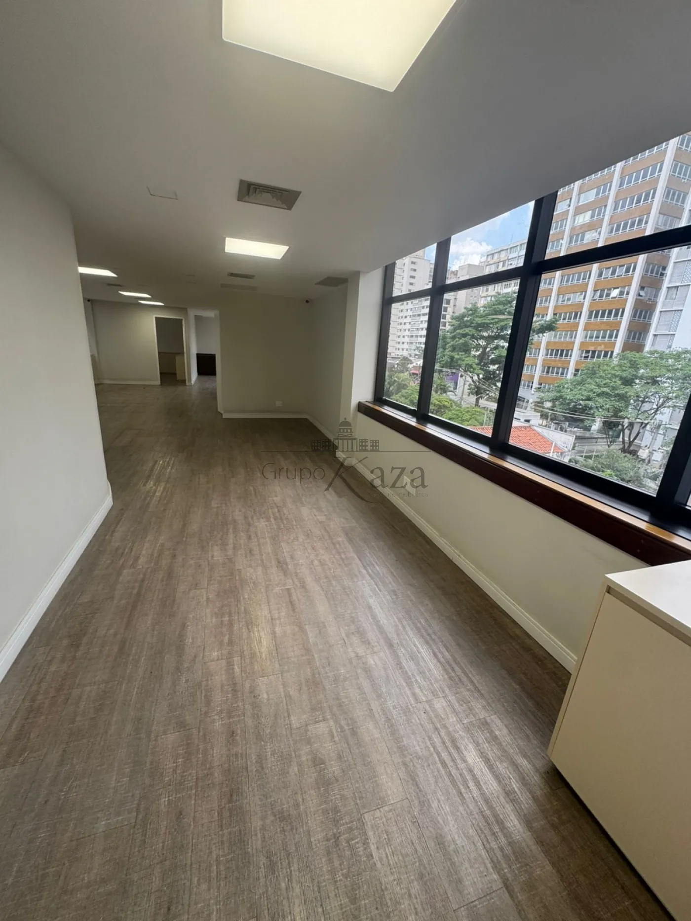 Foto 2 de Comercial Conjunto Comercial em Cerqueira César, São Paulo - imagem 2 Foto 2 de Comercial Conjunto Comercial em Cerqueira César, São Paulo - imagem 2