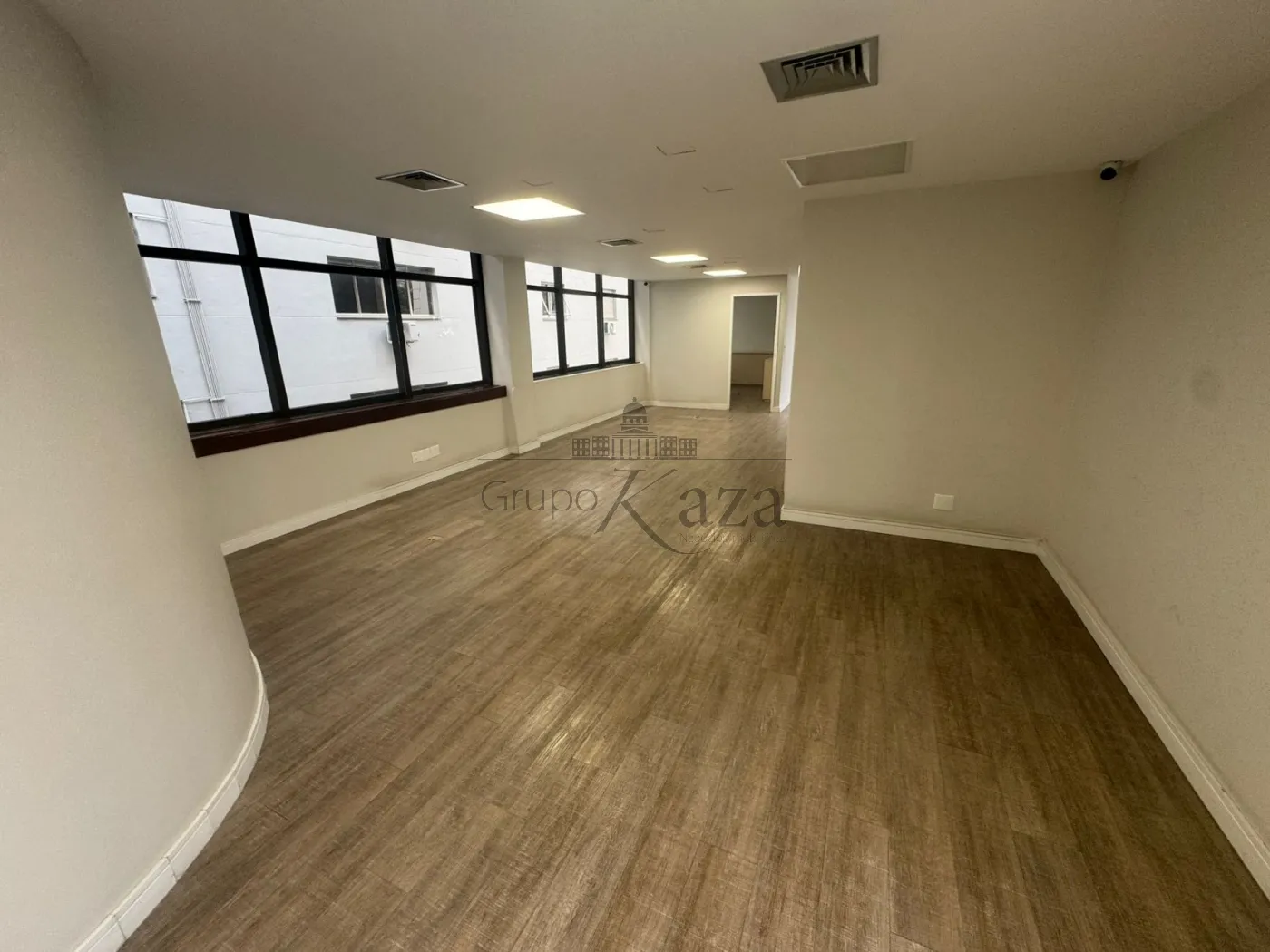 Foto 1 de Comercial Conjunto Comercial em Cerqueira César, São Paulo - imagem 1 Foto 1 de Comercial Conjunto Comercial em Cerqueira César, São Paulo - imagem 1