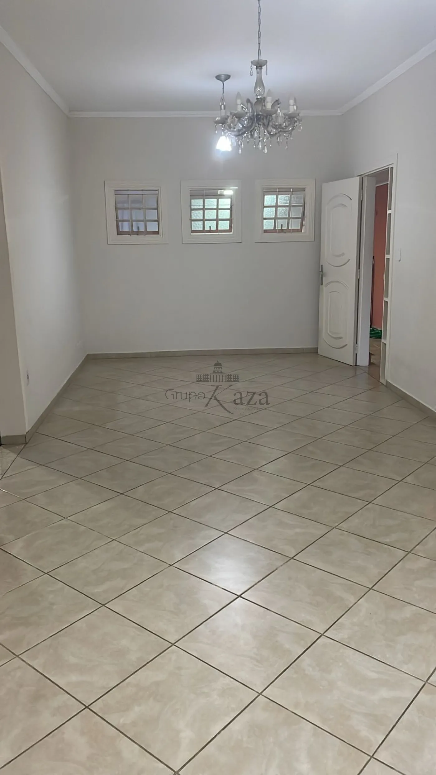 Foto 2 de Casa Padrão em Bosque dos Eucaliptos, São José dos Campos - imagem 2 Foto 2 de Casa Padrão em Bosque dos Eucaliptos, São José dos Campos - imagem 2